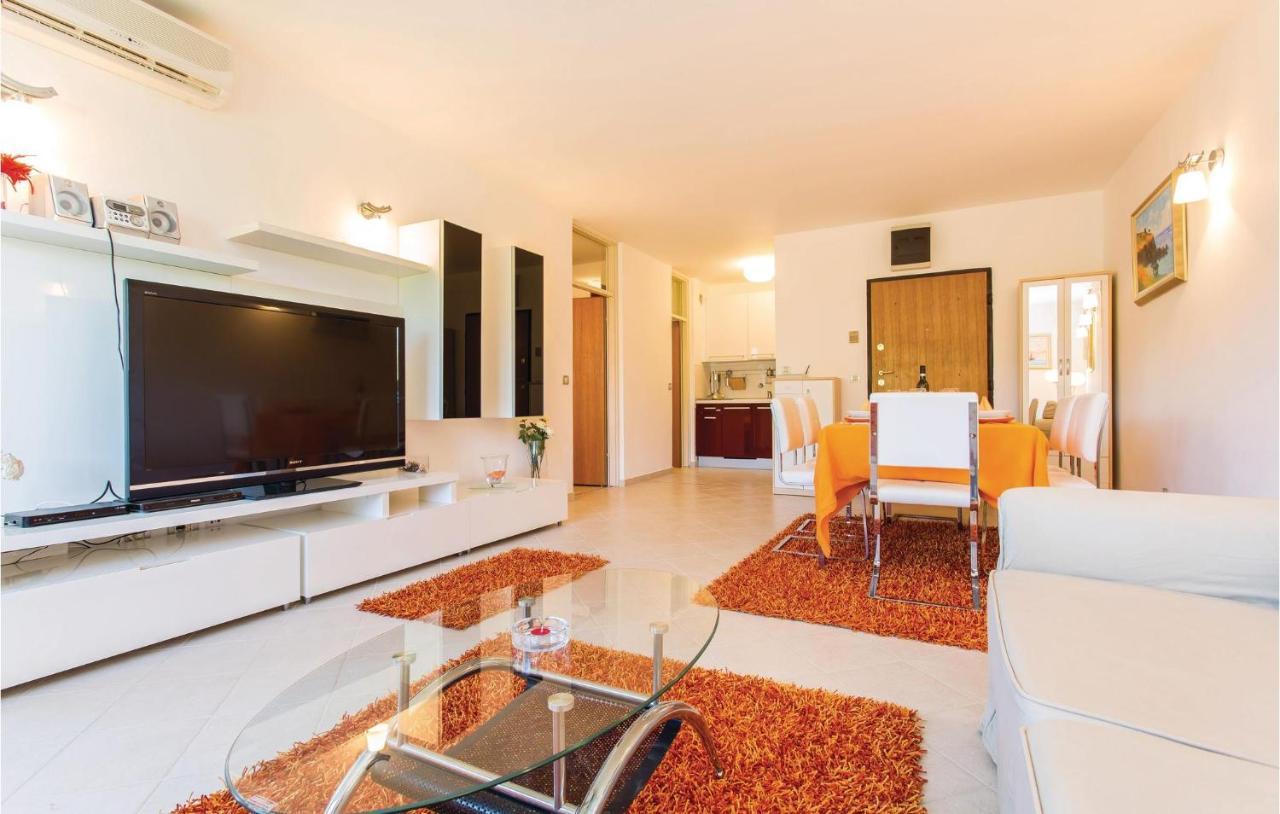 Amazing Apartment In Njivice With Wifi Exterior photo